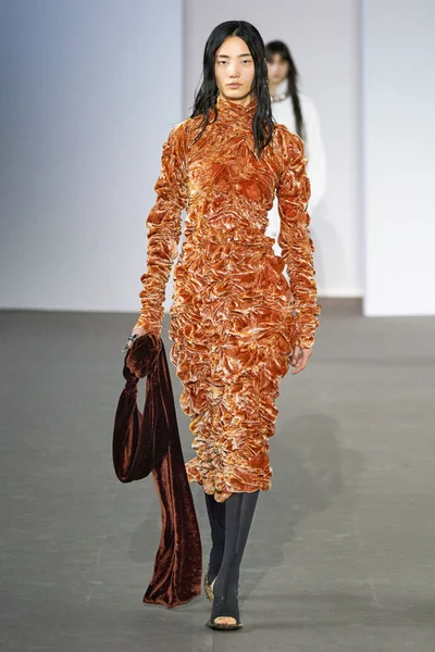 Look 14